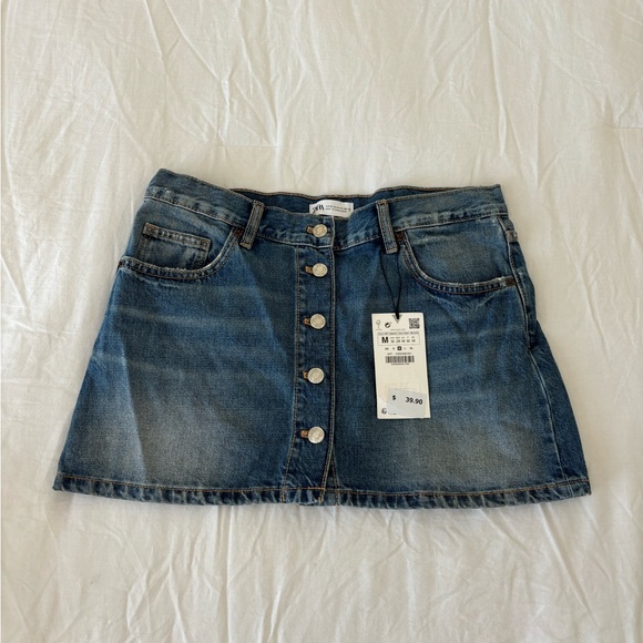 Zara Denim Mini Skirt - Picture 1 of 3